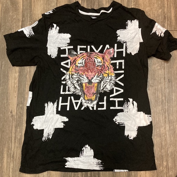 Graphic Tee - Picture 2 of 4